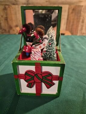 Vintage 1970s Giftco "Toyland Christmas" wooden music box
